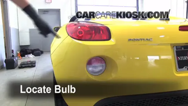 2007 Pontiac Solstice 2.4L 4 Cyl. Lights Tail Light (replace bulb)